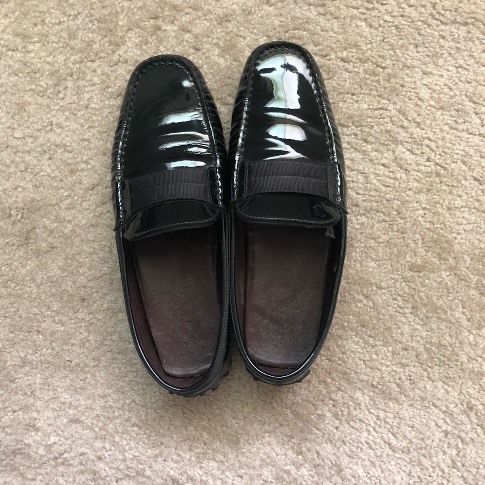 Tods Gommino driving shoes in patent leather!!